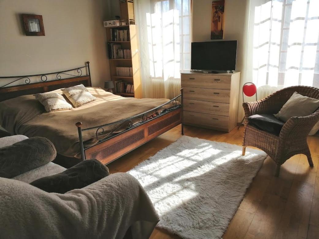 Chambres D'Hotes Chez Pierrot Et Flo Vugelles-La Mothe Exterior photo